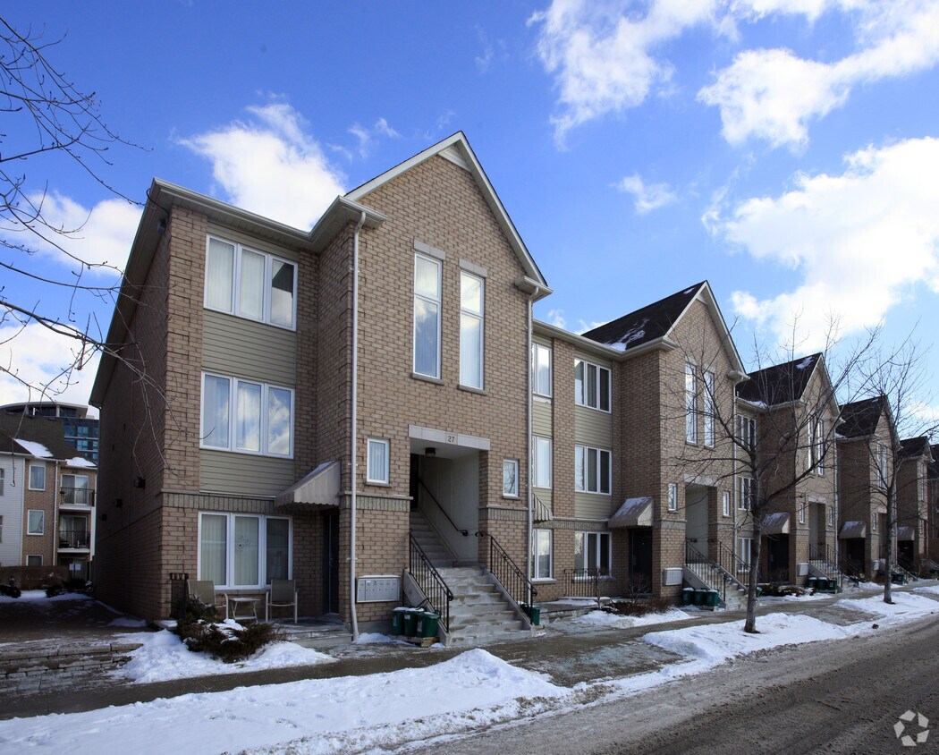 Building Photo - 11-27 Aerodrome Cres