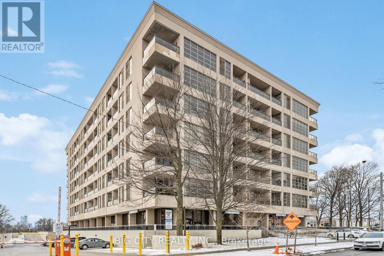 Primary Photo - 1-401 Leaside Park Dr
