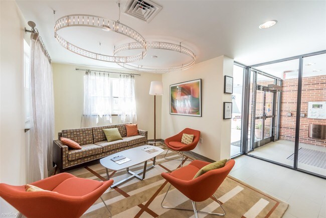Foto del edificio - 7053 Spring Pl NW