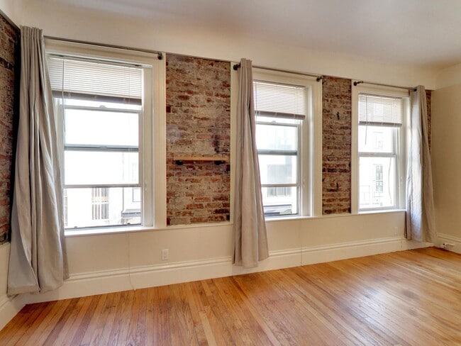 Building Photo - 1115 Polk St
