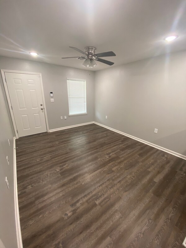 136 Duplantis St Unit A, Thibodaux, LA 70301 Room for Rent in