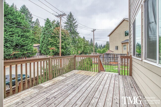 Foto del edificio - Large 4 Bed 2.5 Bath Home in Northern Salm...