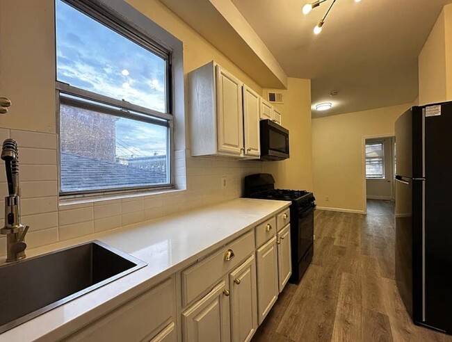 Building Photo - 214 64th St