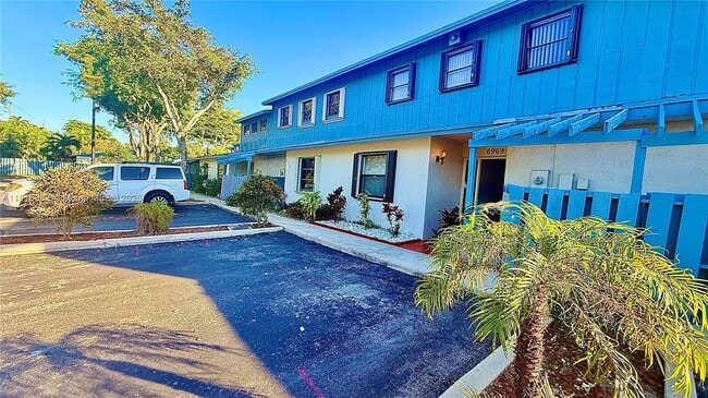 Building Photo - 6969 SW 36th Dr