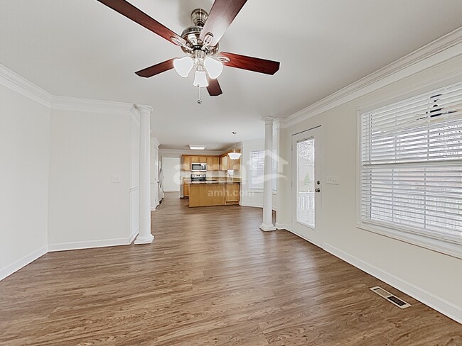 Building Photo - 1305 Bantry Dr