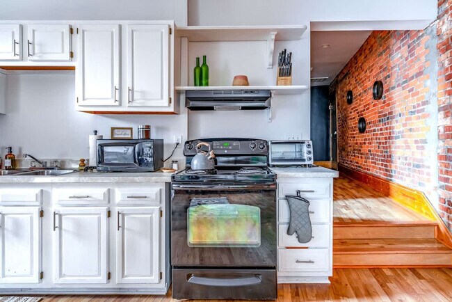 Foto del edificio - 1180 N High St