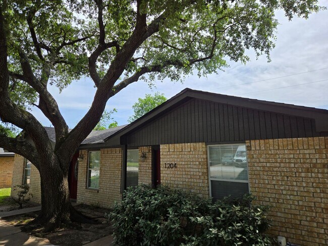 Foto del edificio - College Station - 2 bedroom 1 bath Duplex