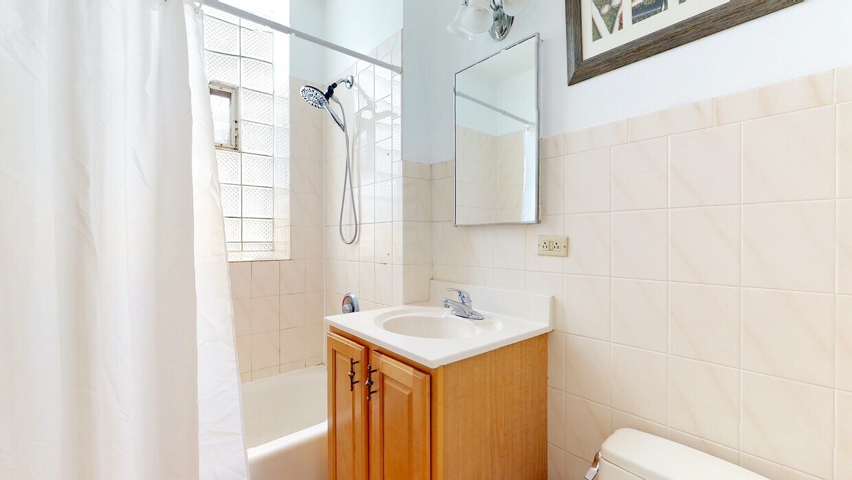 Foto principal - 5424 N Campbell Ave