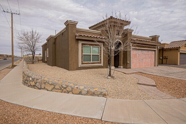 Building Photo - 14301 High Rock Dr