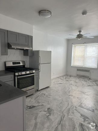 Building Photo - 247 68th St