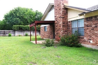 Building Photo - 1204 Leander Rd
