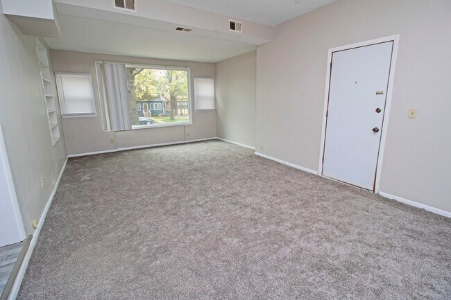 Building Photo - 1747 Marshall Ave
