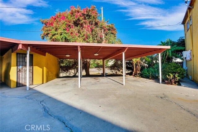 Foto del edificio - 14815 Lemoli Ave