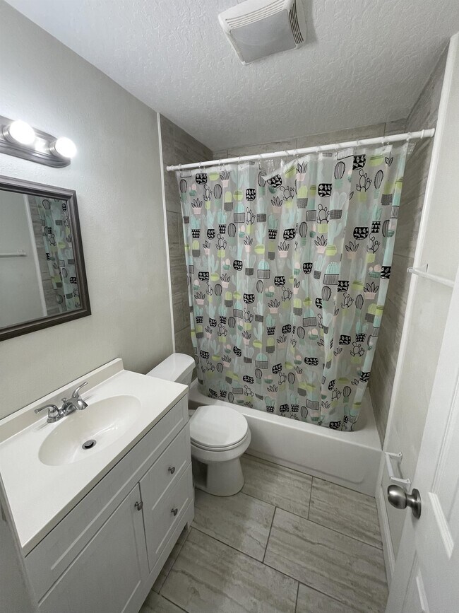 Foto del edificio - 55 Needle Blvd