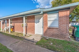 Building Photo - 4718 Carmen St