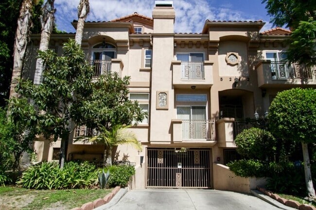 Building Photo - 5242 Vesper Ave