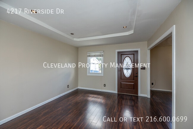 Building Photo - Lorain 3-Bedroom Home