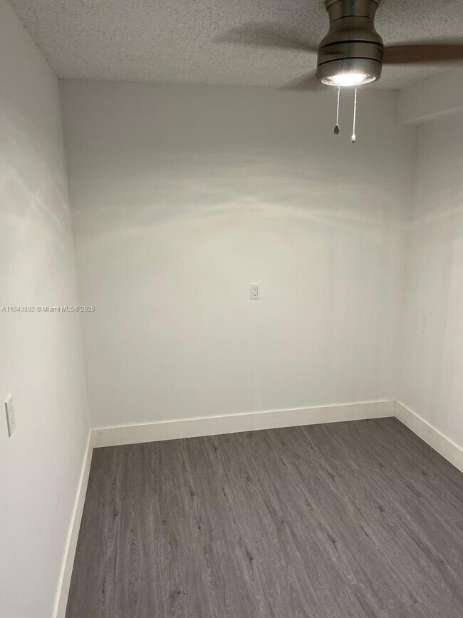 Building Photo - 1508 Whitehall Dr