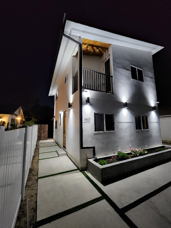Building Photo - 6653 Melba Ave