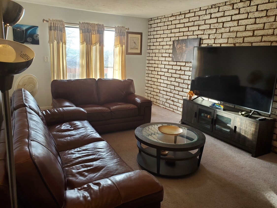 Primary Photo - 2785 Bingham Dr