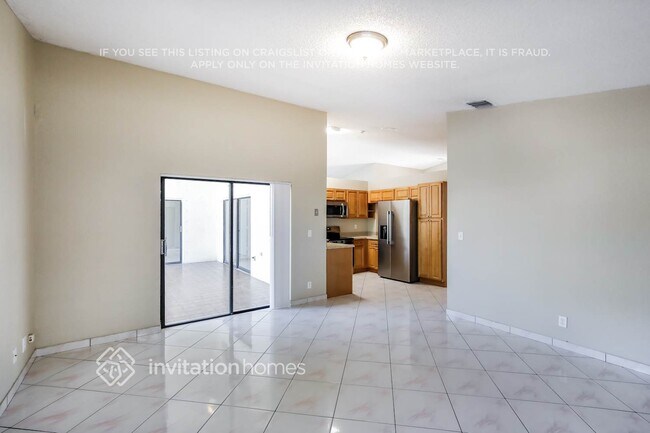 Foto del edificio - 10663 NW 32nd Ct