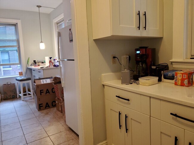 Foto del edificio - HOT ALLSTON LISTING!!!!