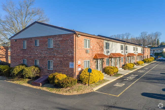 Building Photo - Hunters Creek