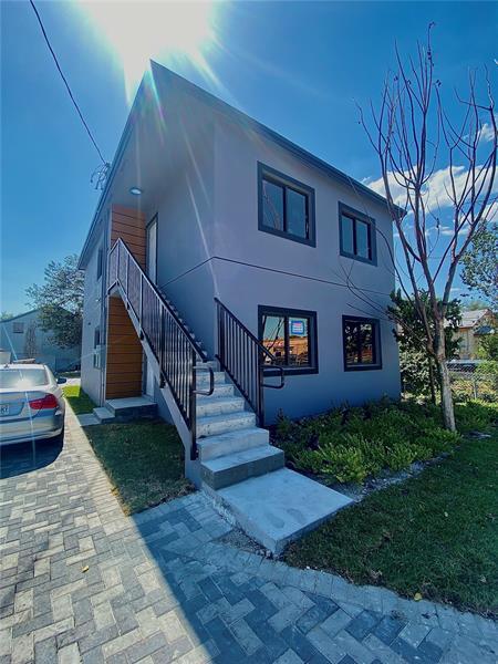 Building Photo - 1704 NW 69th Ter
