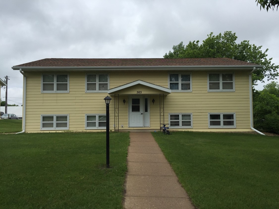 Primary Photo - Hilltop Manor I & II