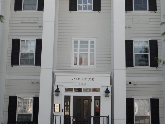 Building Photo - 12863 Tradd Street