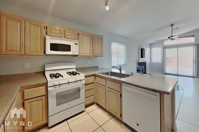 Foto del edificio - 6602 Elk Creek Ln