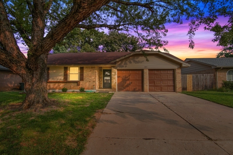 Photo - 501 Holly Hill Rd (Edmond, OK)