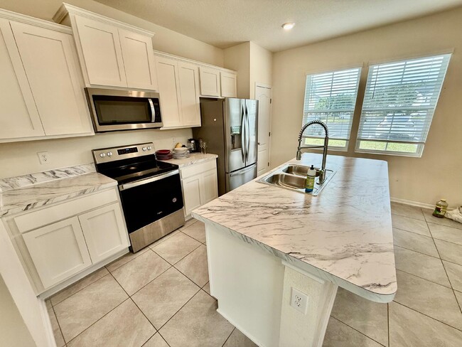 Foto del edificio - Beautiful 3/2.5 Townhome available for ren...