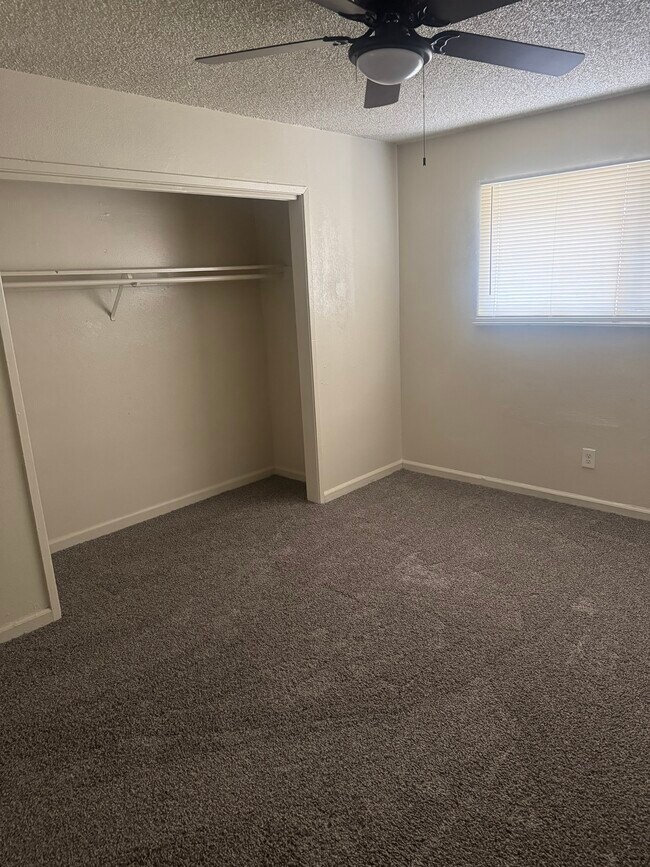 Building Photo - 3254 E Olive Ave