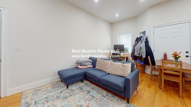 Foto del edificio - 313 Hurley St