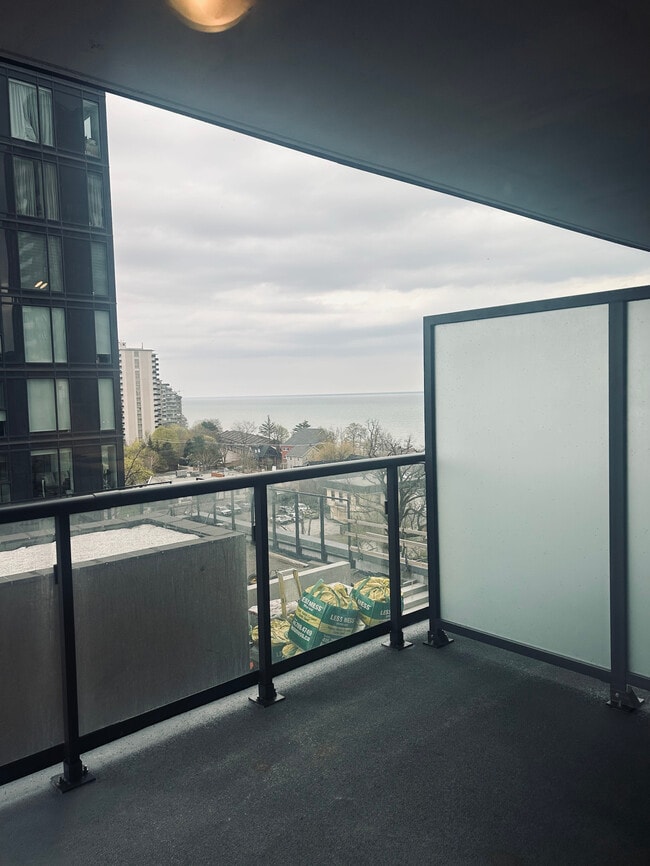 Building Photo - 1 BED - 1 BATH - BURLINGTON - CONDO