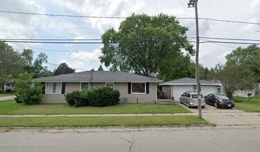 Building Photo - 1207 N Irwin Ave