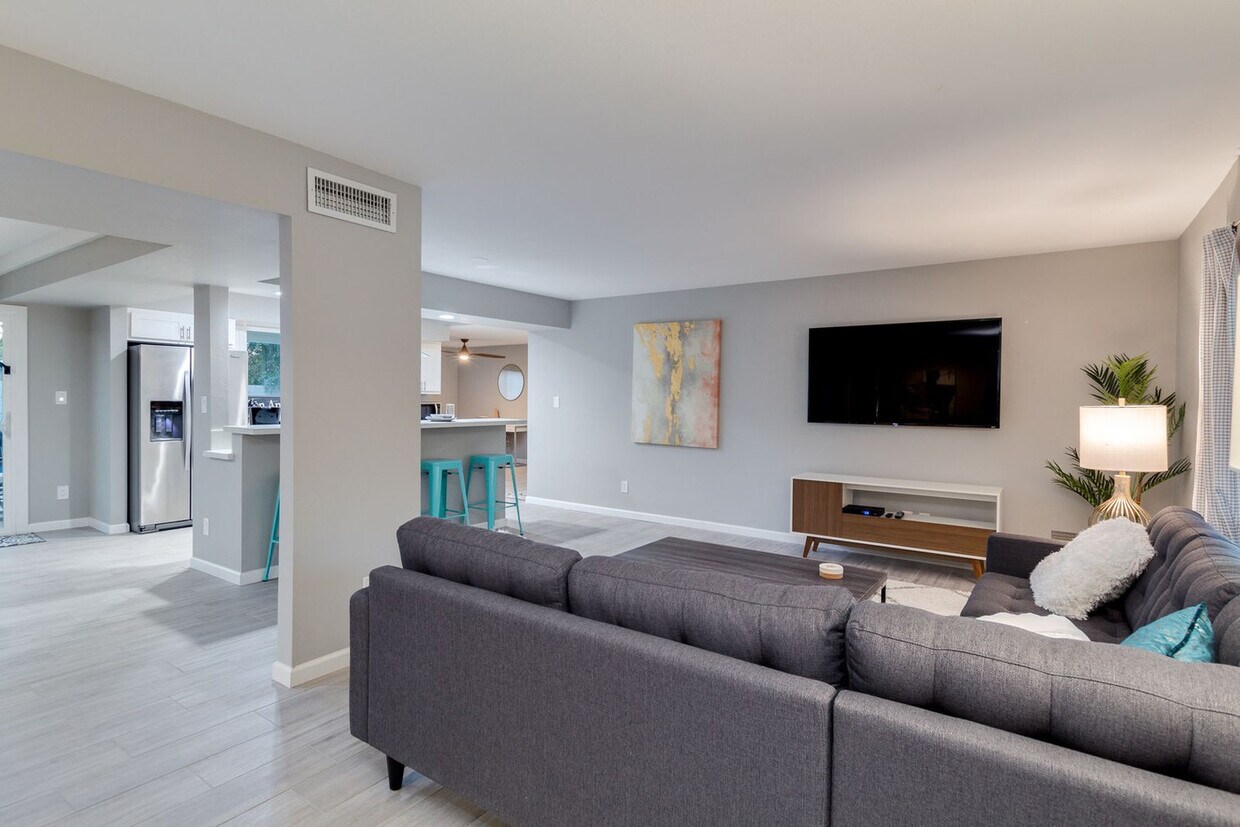 Foto principal - 6611 E Eugie Terrace