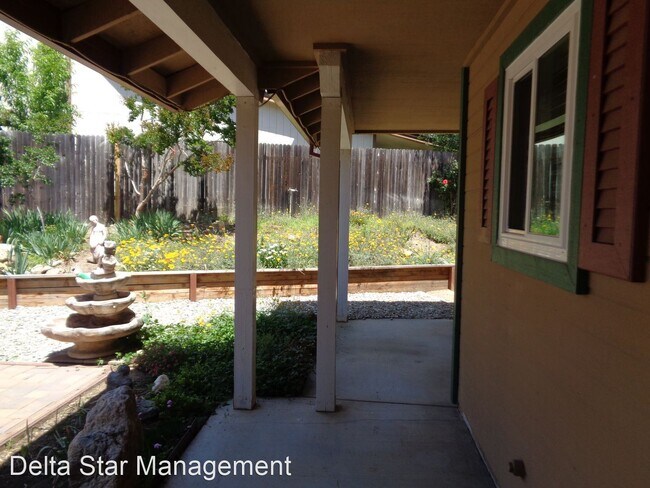 Building Photo - 3 br, 2 bath House - 3587 SILVER RANCH AVENUE