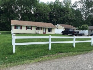 Building Photo - 225 Sandalwood Dr