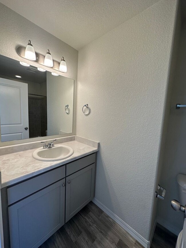 Building Photo - 3 br, 2.5 bath House - 2935 Silver Hawk Ave
