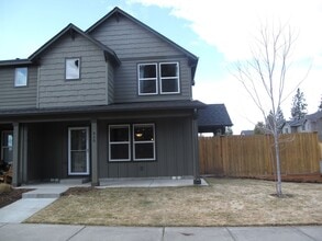 Building Photo - 860 N Hindeman St