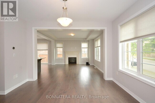 Building Photo - 3182 Daisy Way