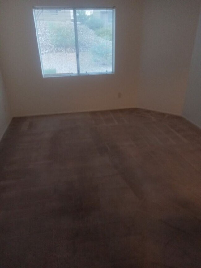 Foto del edificio - GROUND FLOOR CONDO