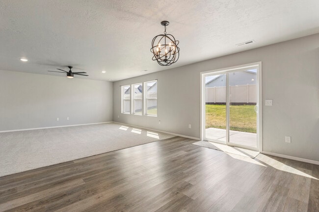 Building Photo - 3985 E Jamestown Dr