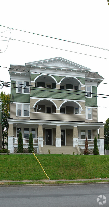 Building Photo - 34 Fairview Ave