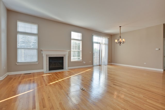 Building Photo - 462 S Commons Ct