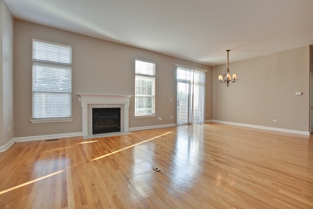 Foto del edificio - 462 S Commons Ct