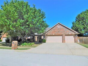 Building Photo - 1828 Andover Ln