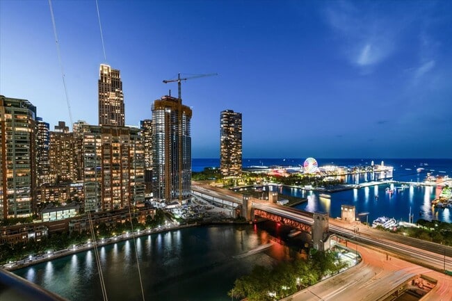 Building Photo - 450 E Waterside Dr